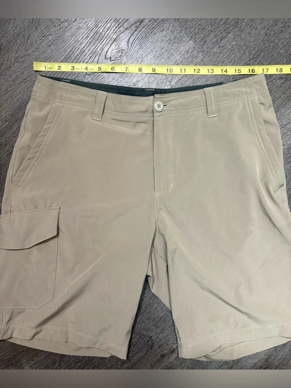 Columbia Eaglecrest Shorts Men 32 Beige Tan Omni-Shade Cargo Hiking Outdoor 10”